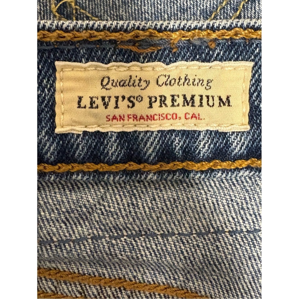 Levi's Premium Distressed Cutoff Denim Shorts Blue Raw Hem Button-fly Size 28 - Picture 4 of 9